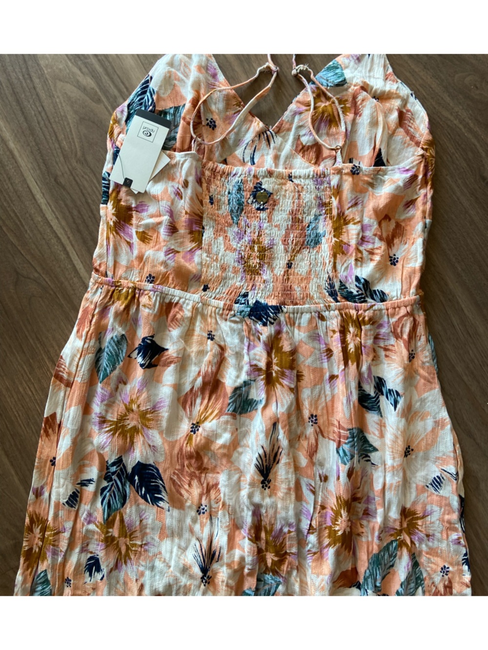 Floral RipCurl V-Neck Maxi Dress in Peach Pink - Picture 6 of 7